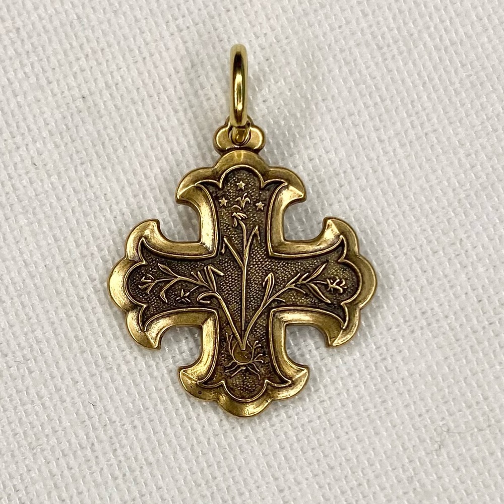 Cross pendant gold tone